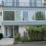 Poppies, Terras, Free Parking Apartment