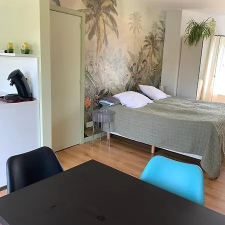 Apartment Guesthouse Poppies, Terras, Free Parking Ostend