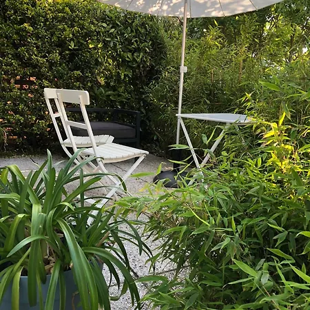 Poppies, Terras, Free Parking Apartment