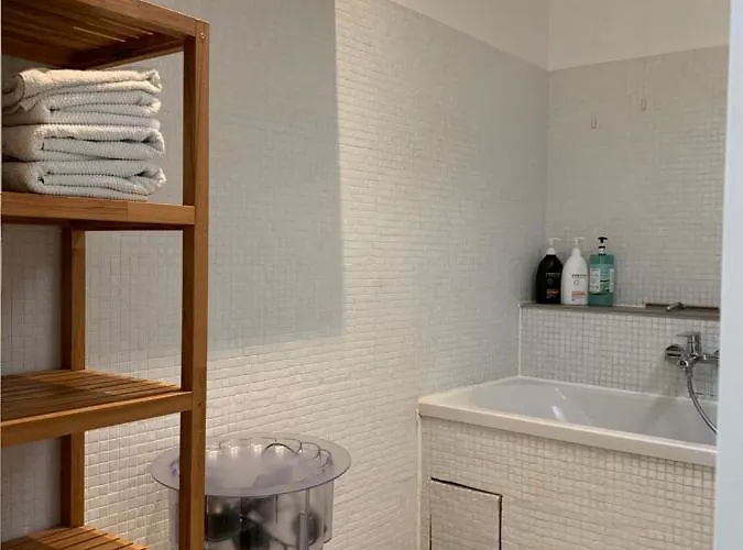 Poppies, Terras, Free Parking Ostende