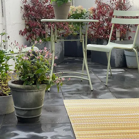 Poppies, Terras, Free Parking *