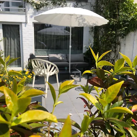 Poppies, Terras, Free Parking *