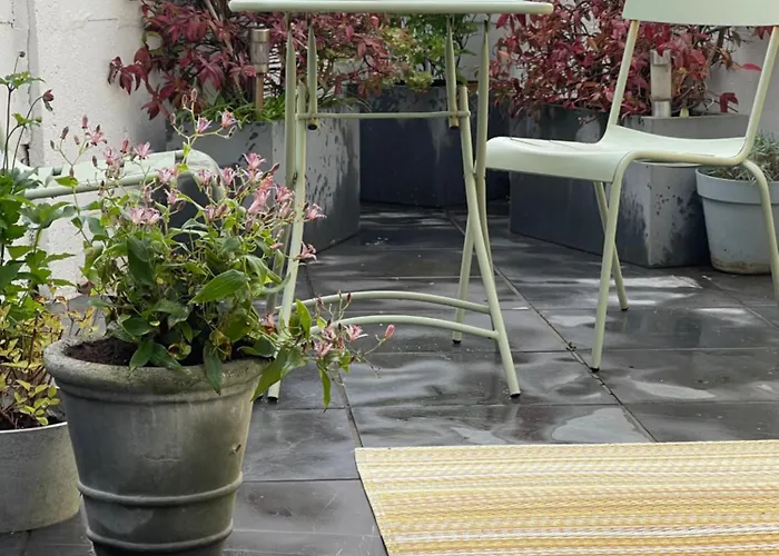 Poppies, Terras, Free Parking *