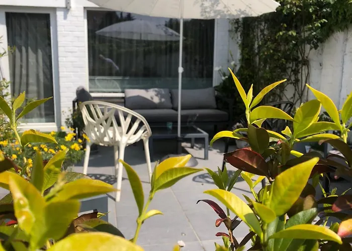 Poppies, Terras, Free Parking *